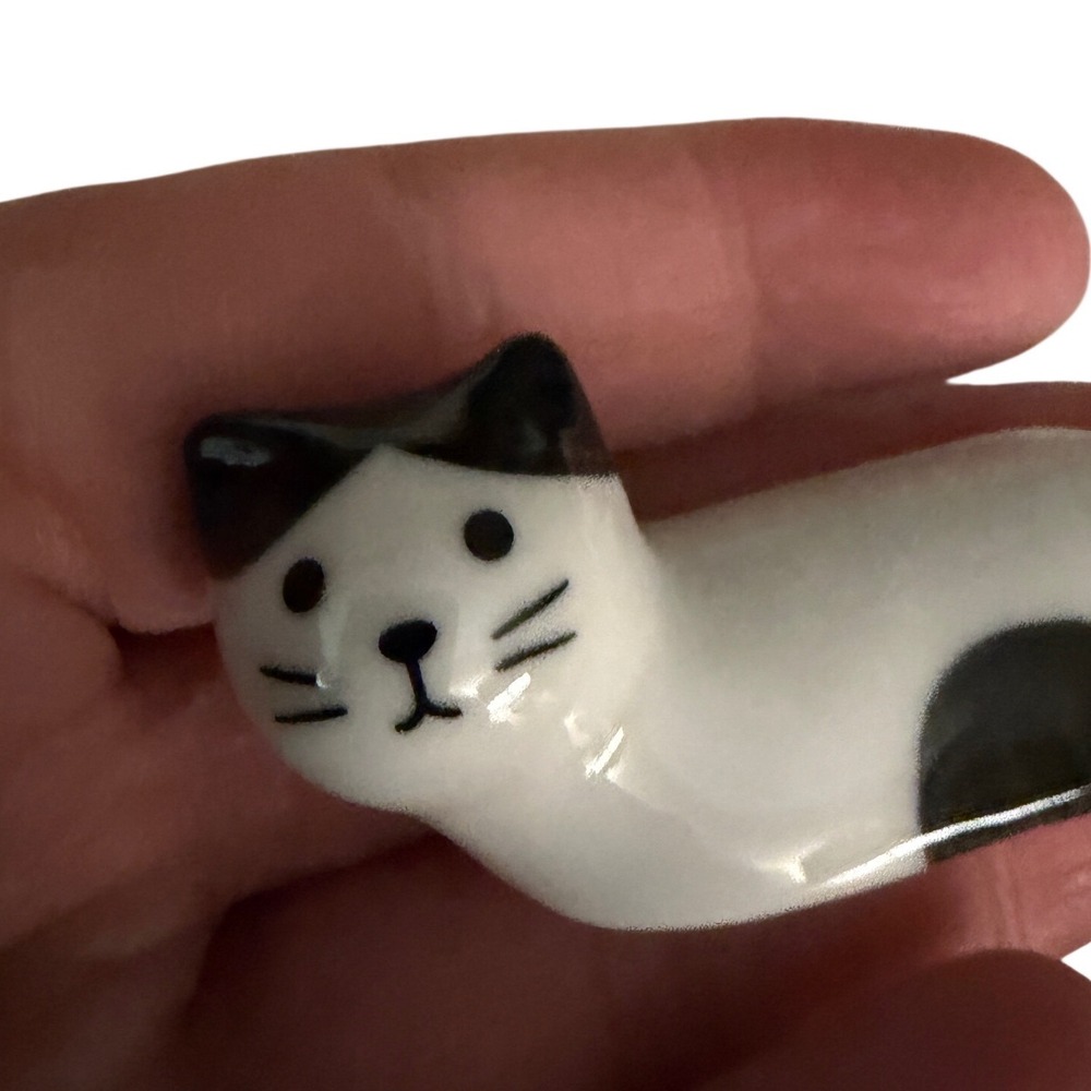 Ceramic Cat Figurine Chopstick Rest Holder Black White Cute‎ Kitchen Accessory